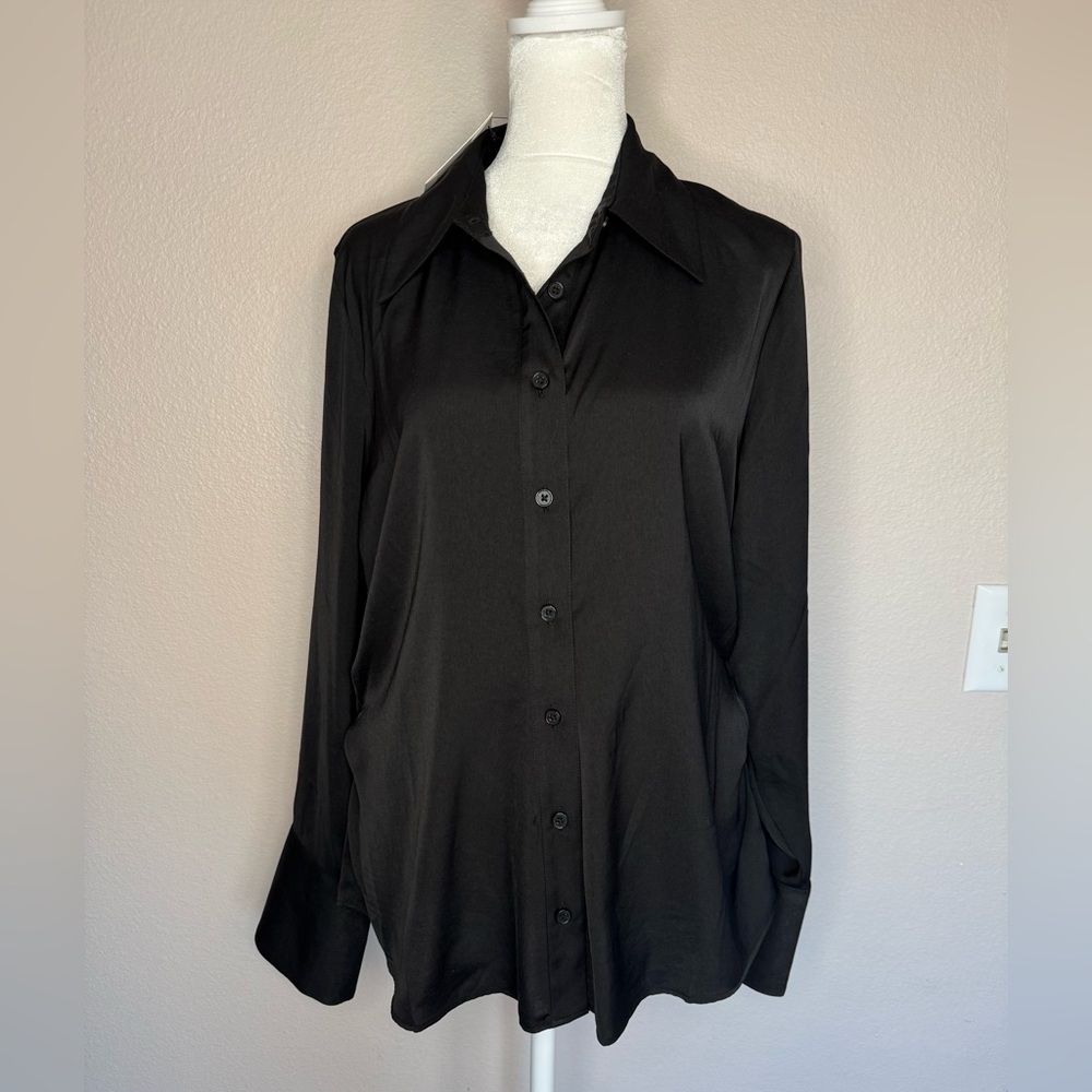 Banana Republic- Side Ruched Blouse. Black Size large.
